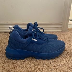 Women’s puma sneakers